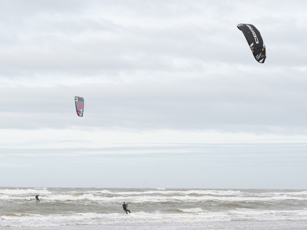 Kitesurfers in Katwijk